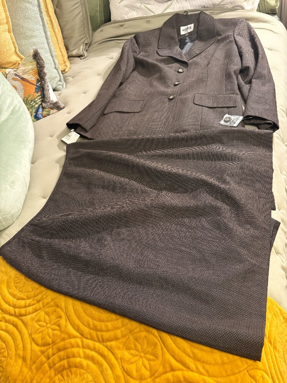 Kasper Suit